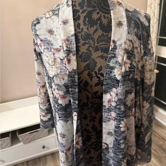 Torrid Womens 3 Black Floral Long Sleeves Slub Ca - Picture 4 of 5